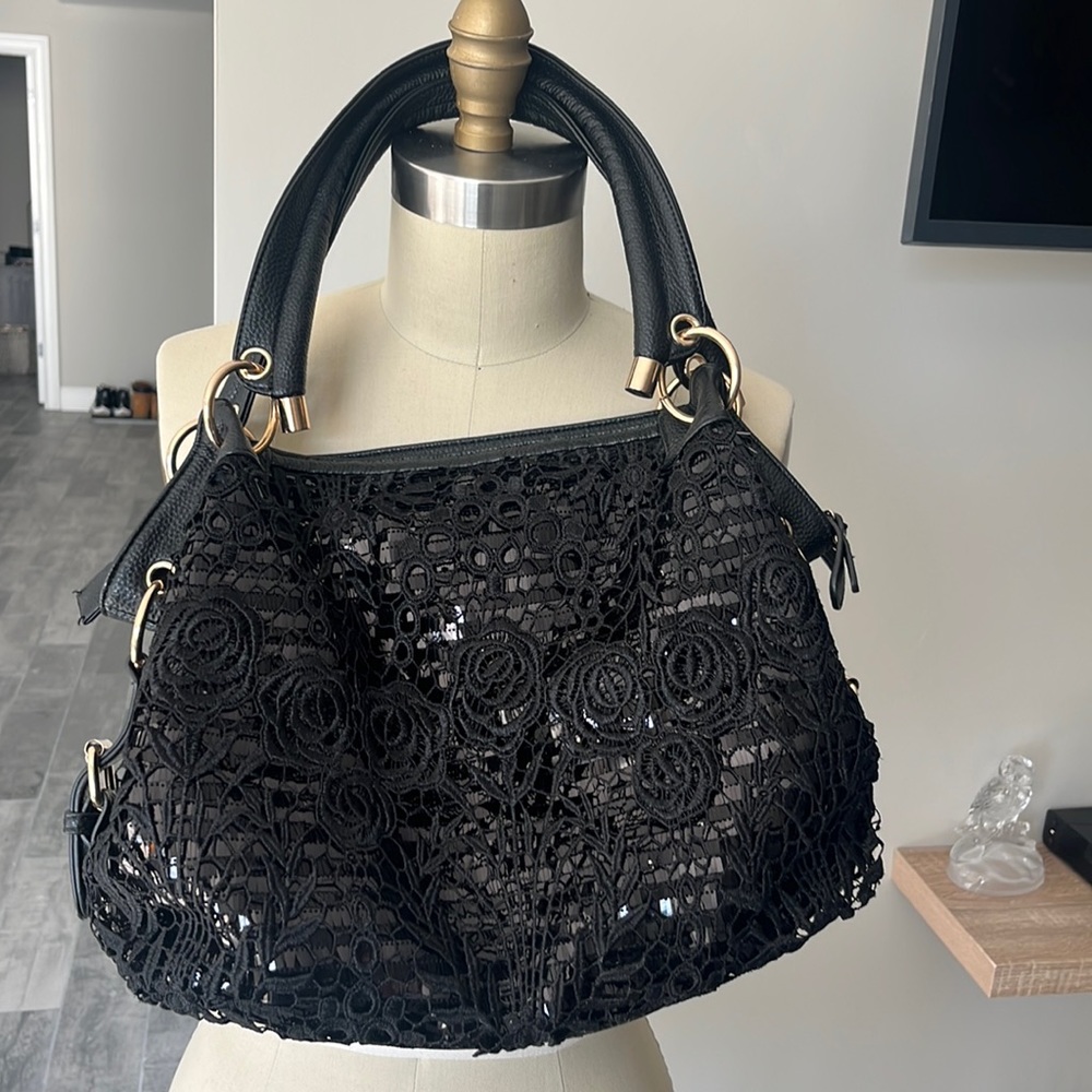 GALIAN IS WOMAN PURSE